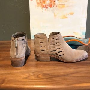 Vince Camuto Booties